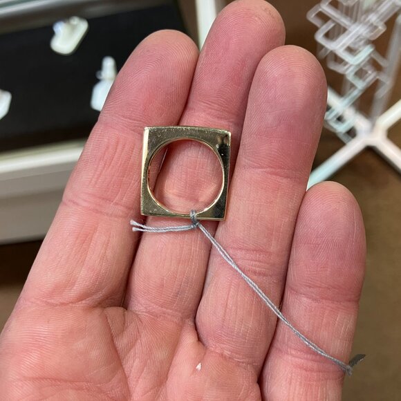 Sapphire And Diamond Gold Ring - Picture 7 of 7